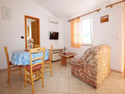 Apartments Derencinovic Baska (Island Krk)